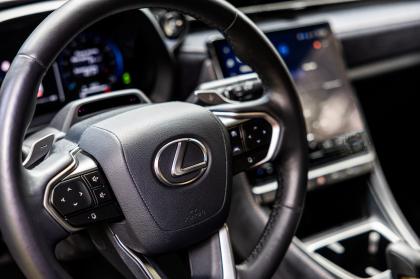 Test: Lexus LBX Hybrid 136Ps